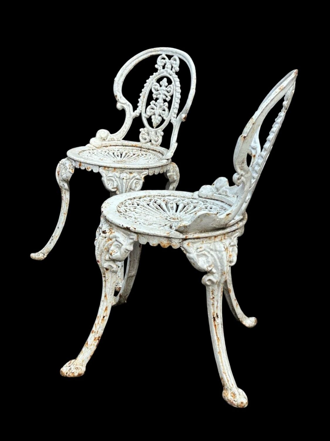 Suite de quatre chaises de jardin en fonte de style Victorien vers 190