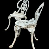 Suite de quatre chaises de jardin en fonte de style Victorien vers 190