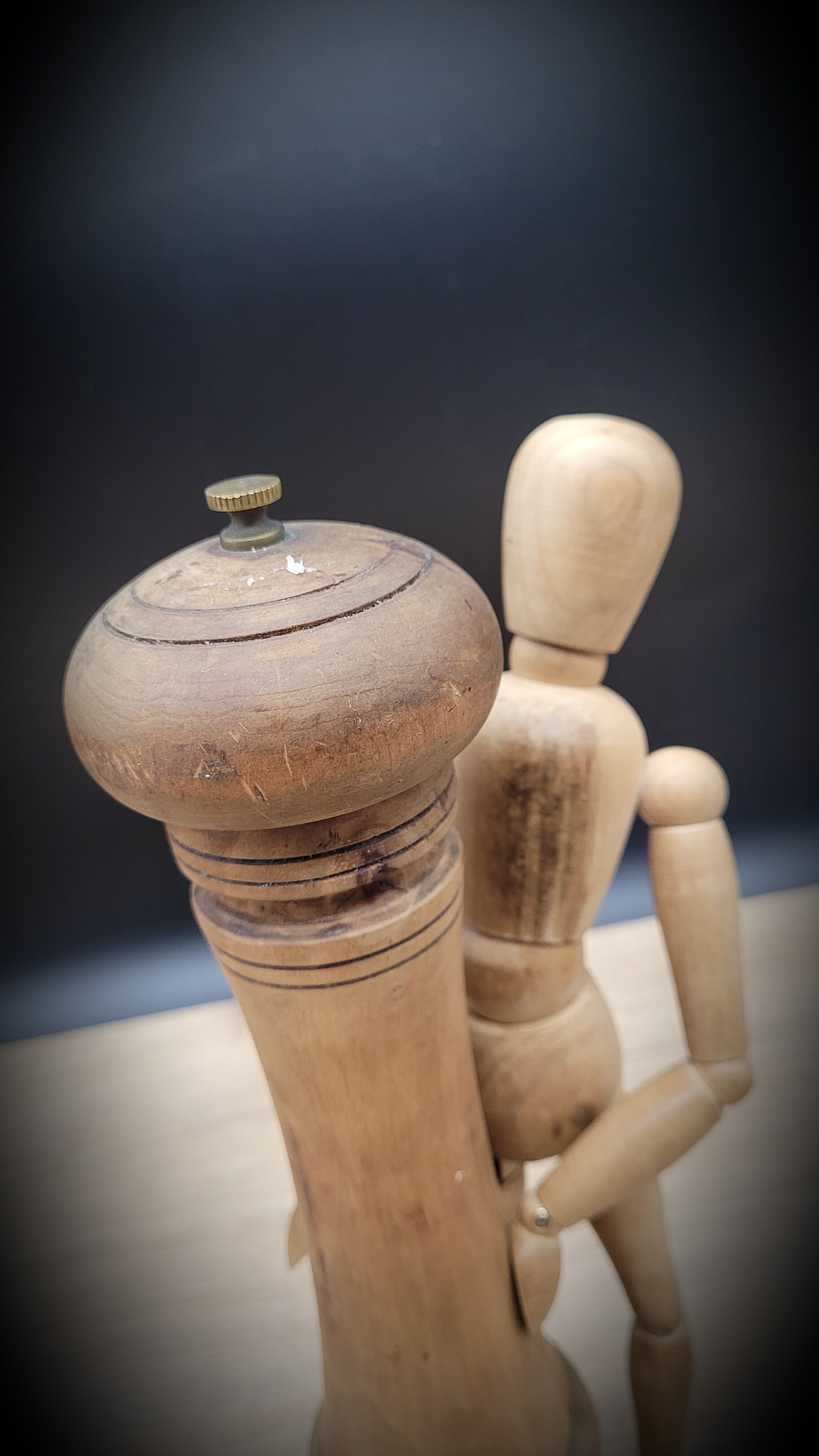 wood pepper mill