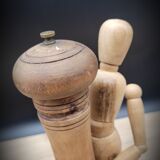 wood pepper mill
