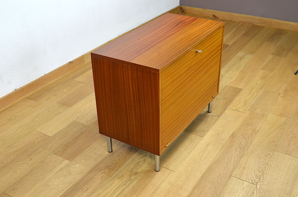 Meuble bas design scandinave vintage 1960