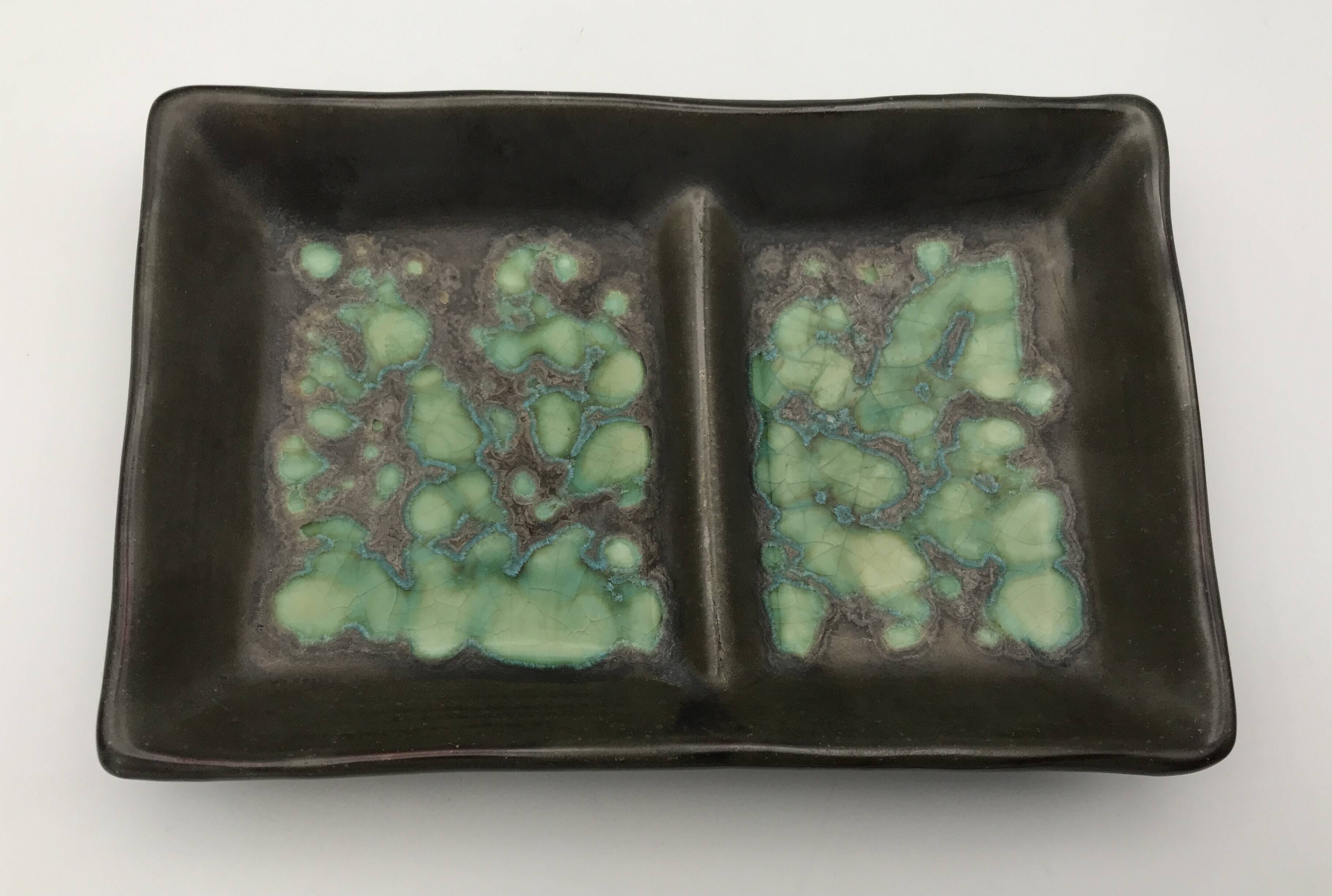 Ceramic presentation dish or bowl, artistic pottery with speckled effect