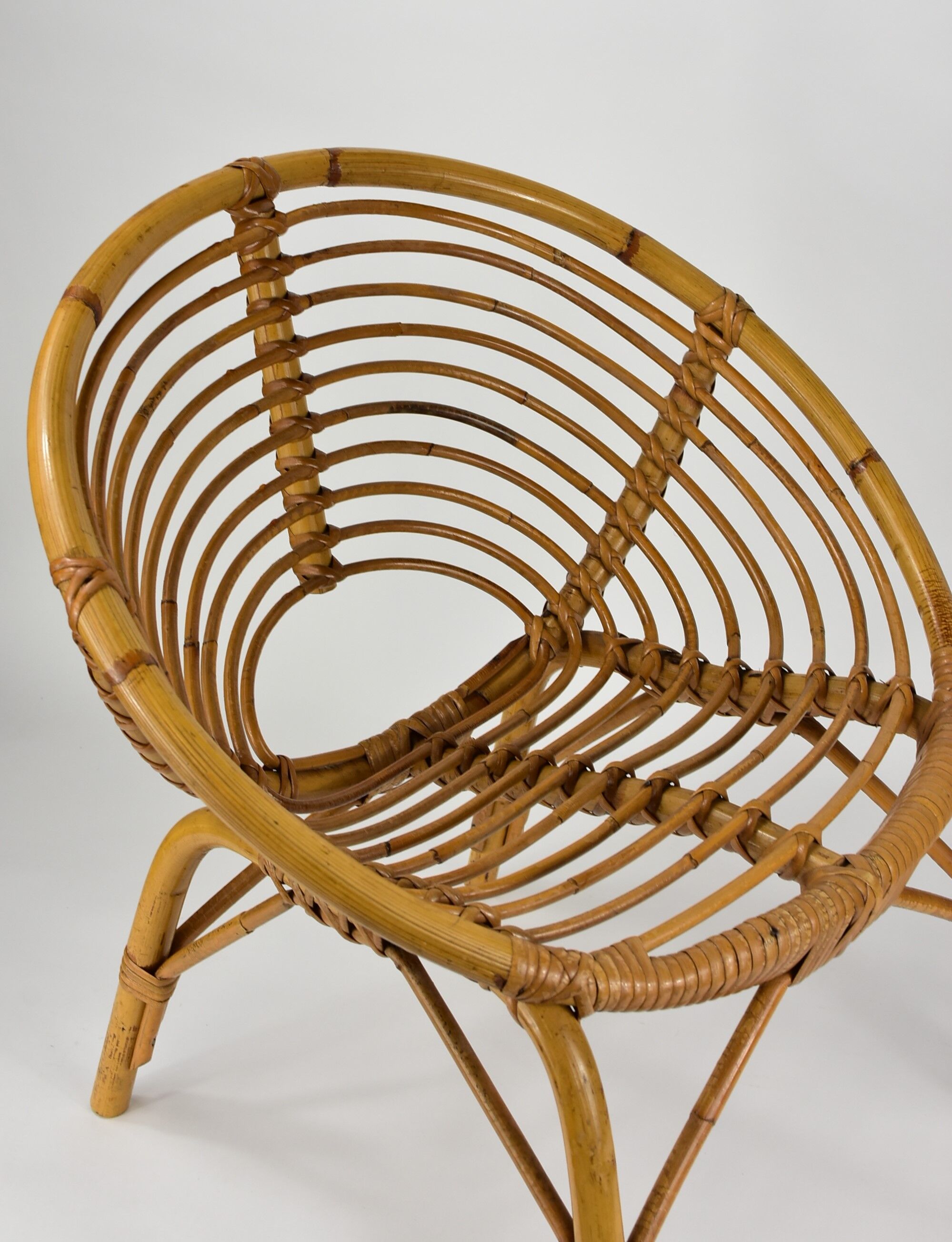 Fauteuil rotin vintage pour enfant