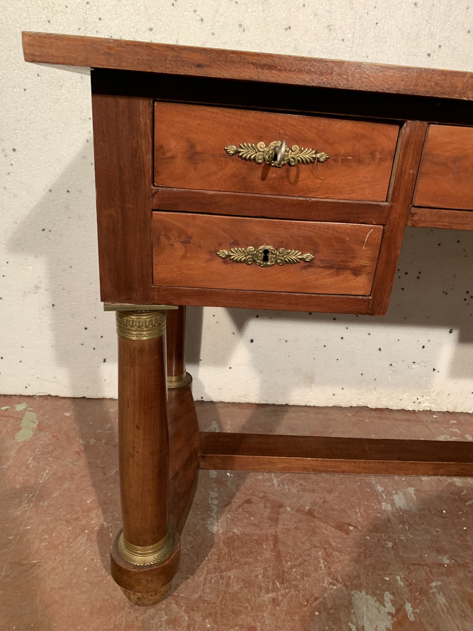 Bureau de style Empire en acajou et placage XX siècle