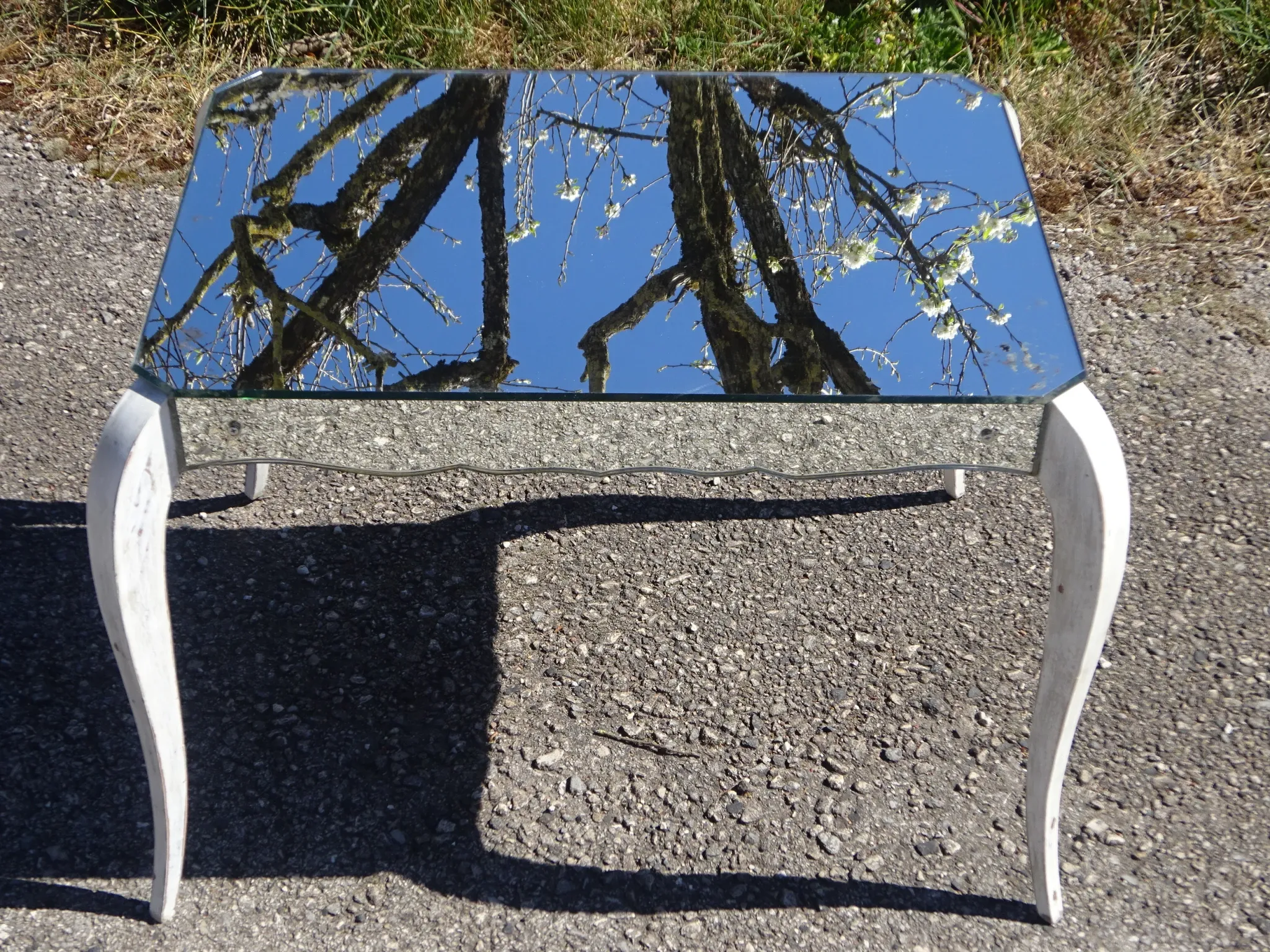 Table basse en miroir style Louis XV