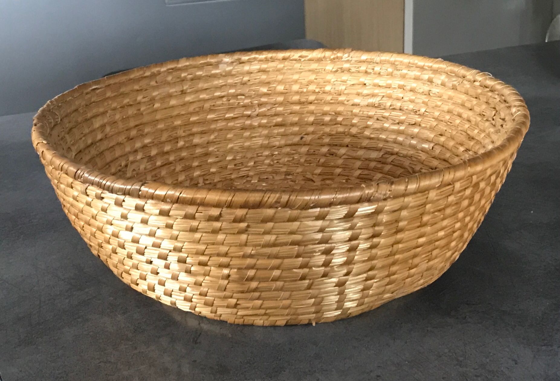 Vintage woven straw basket 29 cm