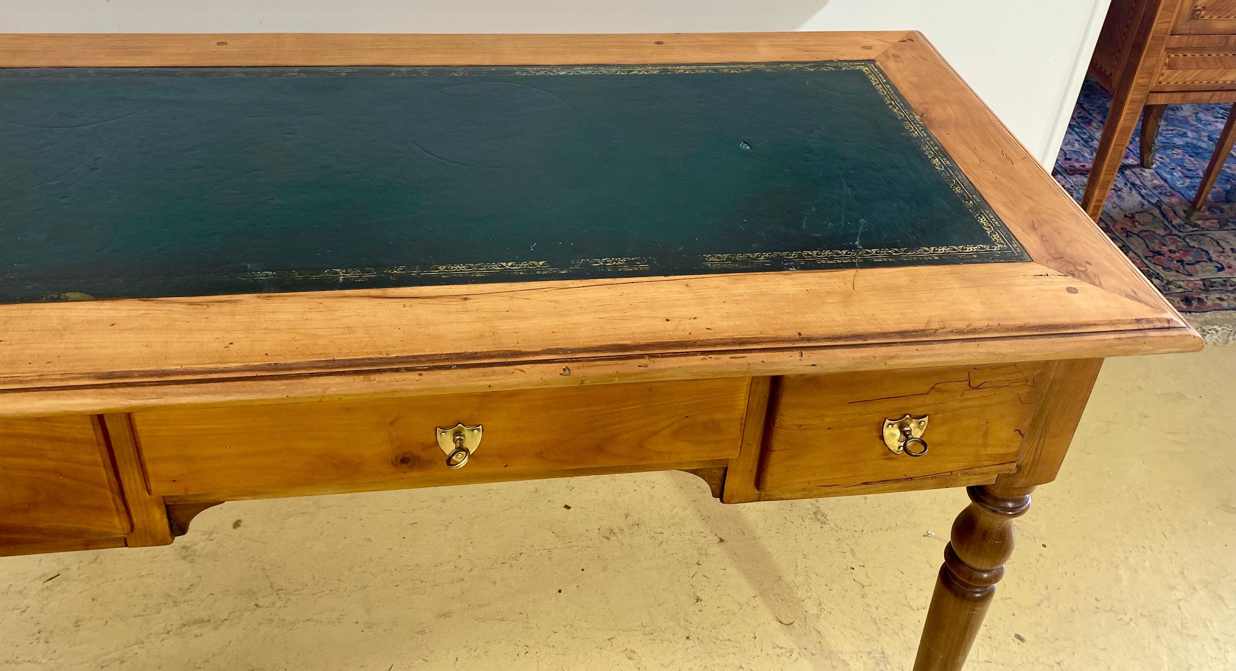 Small Office Louis Philippe