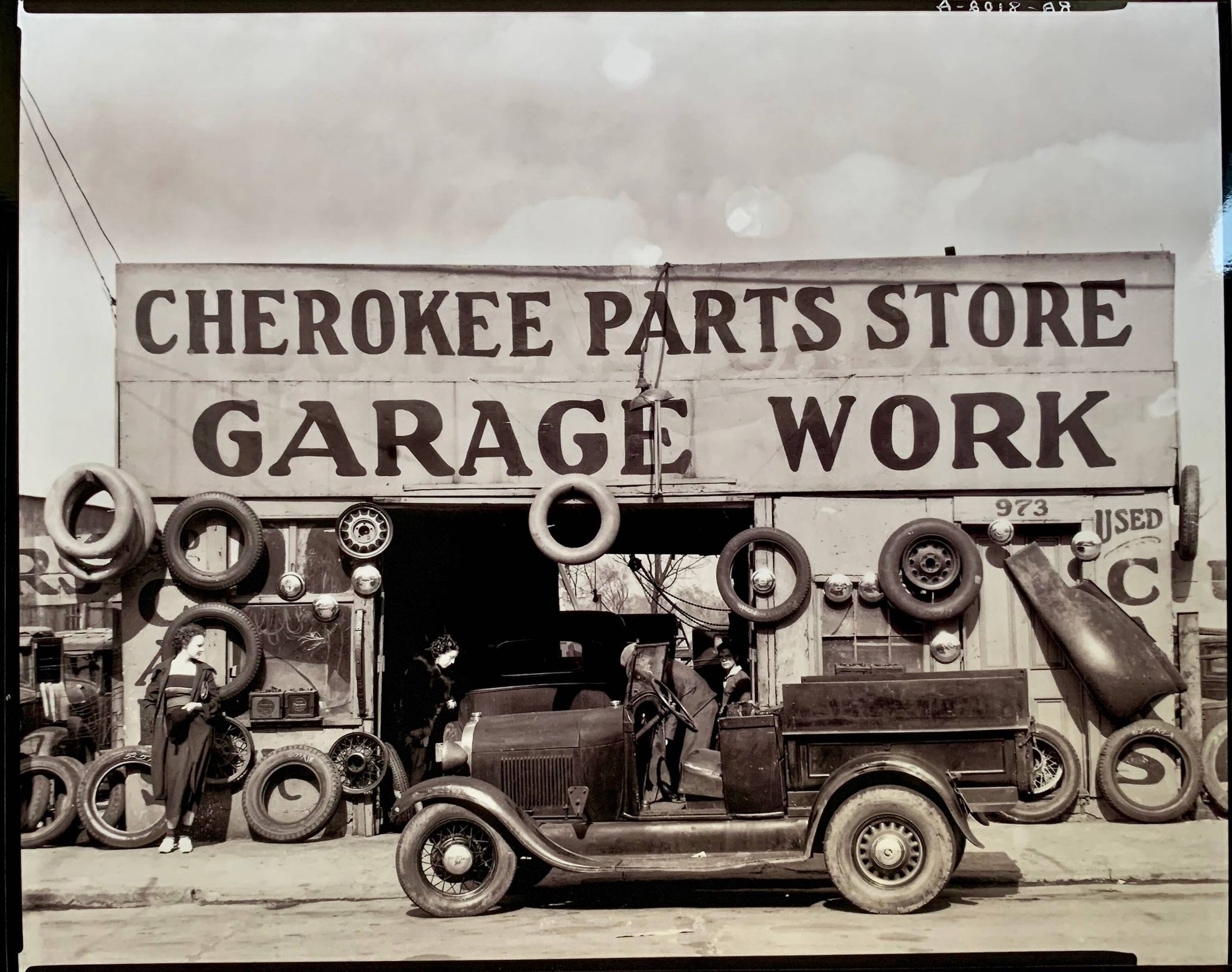 Fine art photography Walker Evans – “Garage in Southern City Outskirts”, 1936
