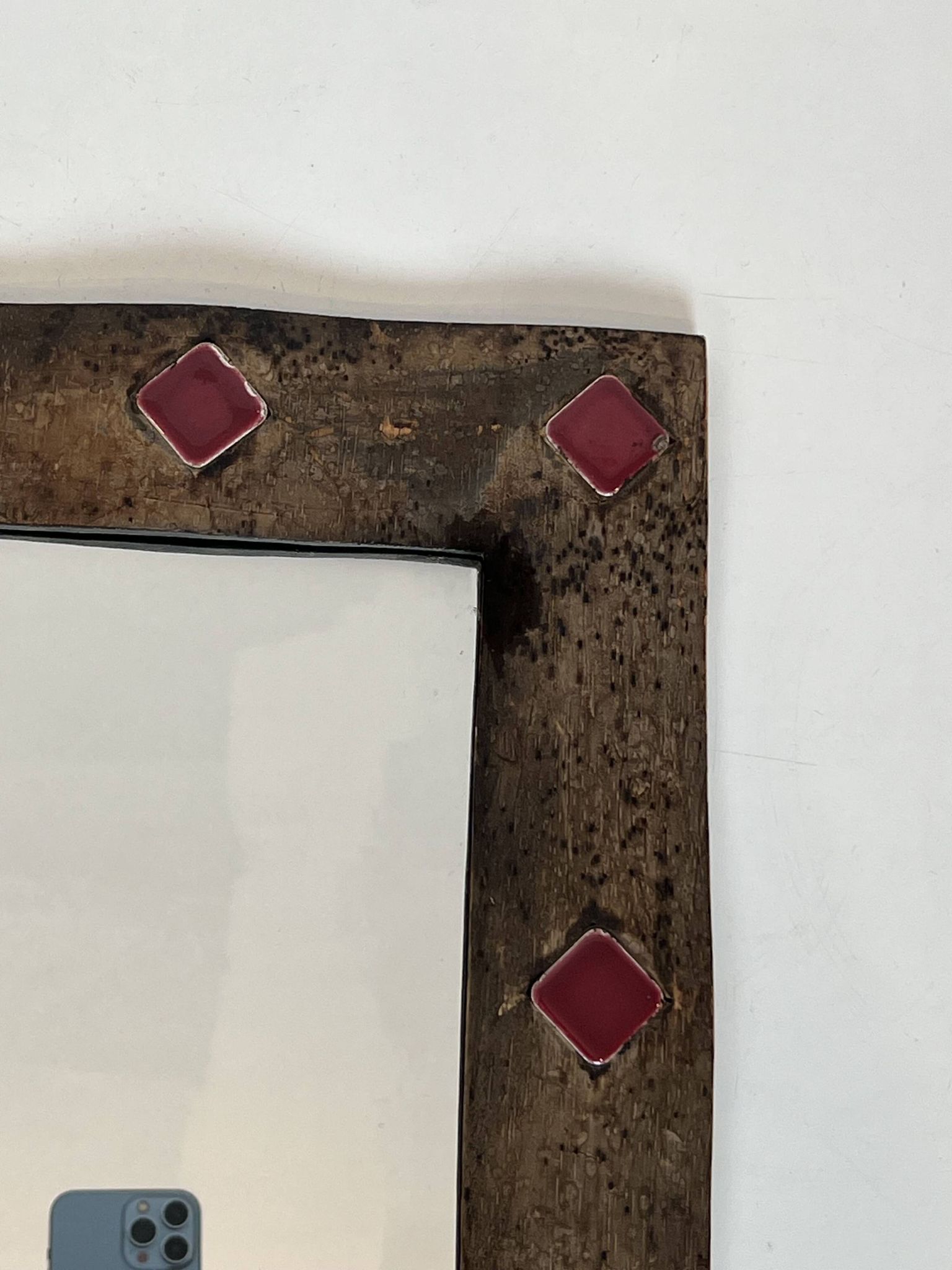 Miroir à Cadre en Céramique Émaillée Bronze à Cabochons Rouges. Travail Fra