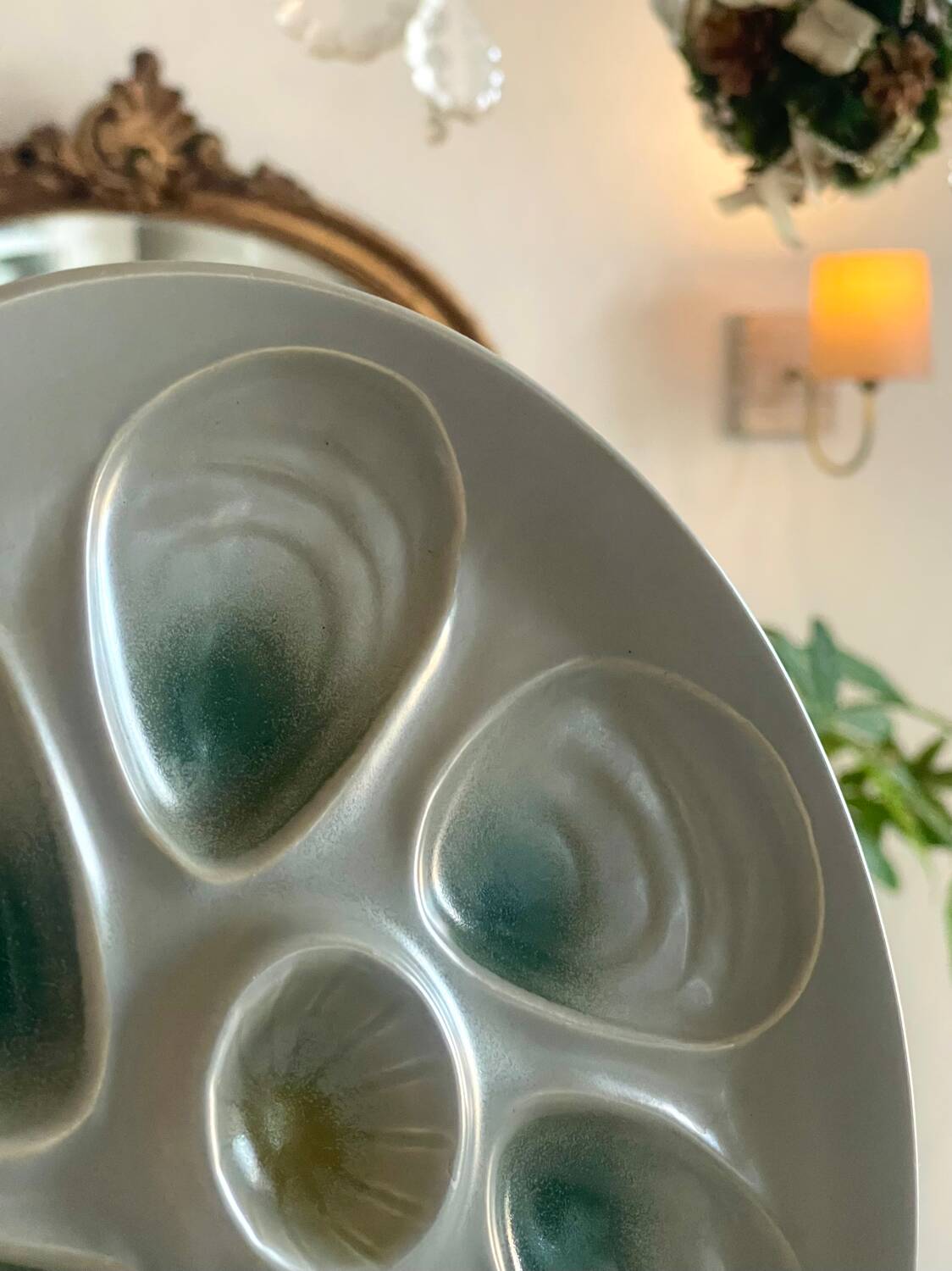 11 oyster plates 1960.