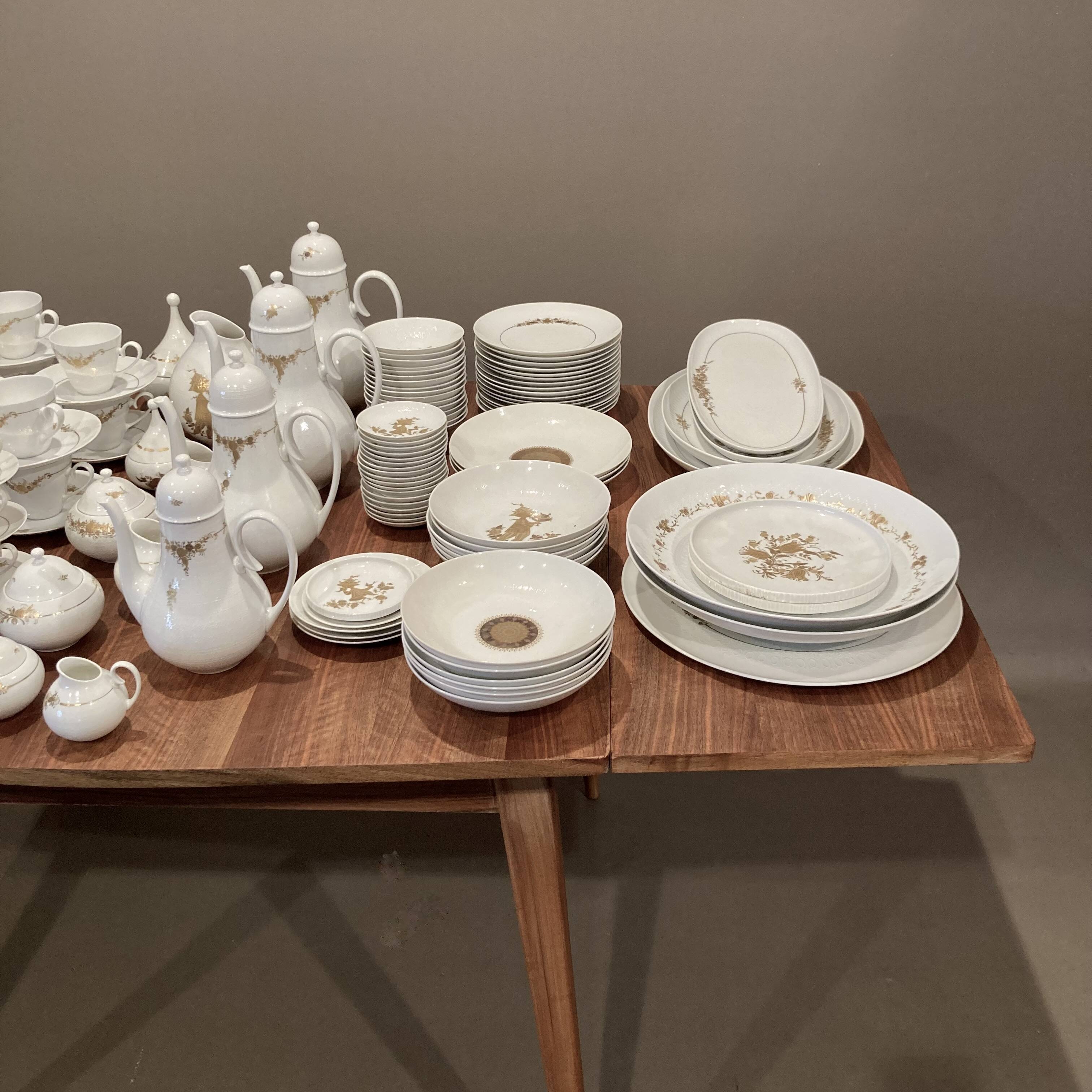 SERVICE PORCELAIN 145 PIECES DESIGN "BJORN WINNBLAD" 1950.