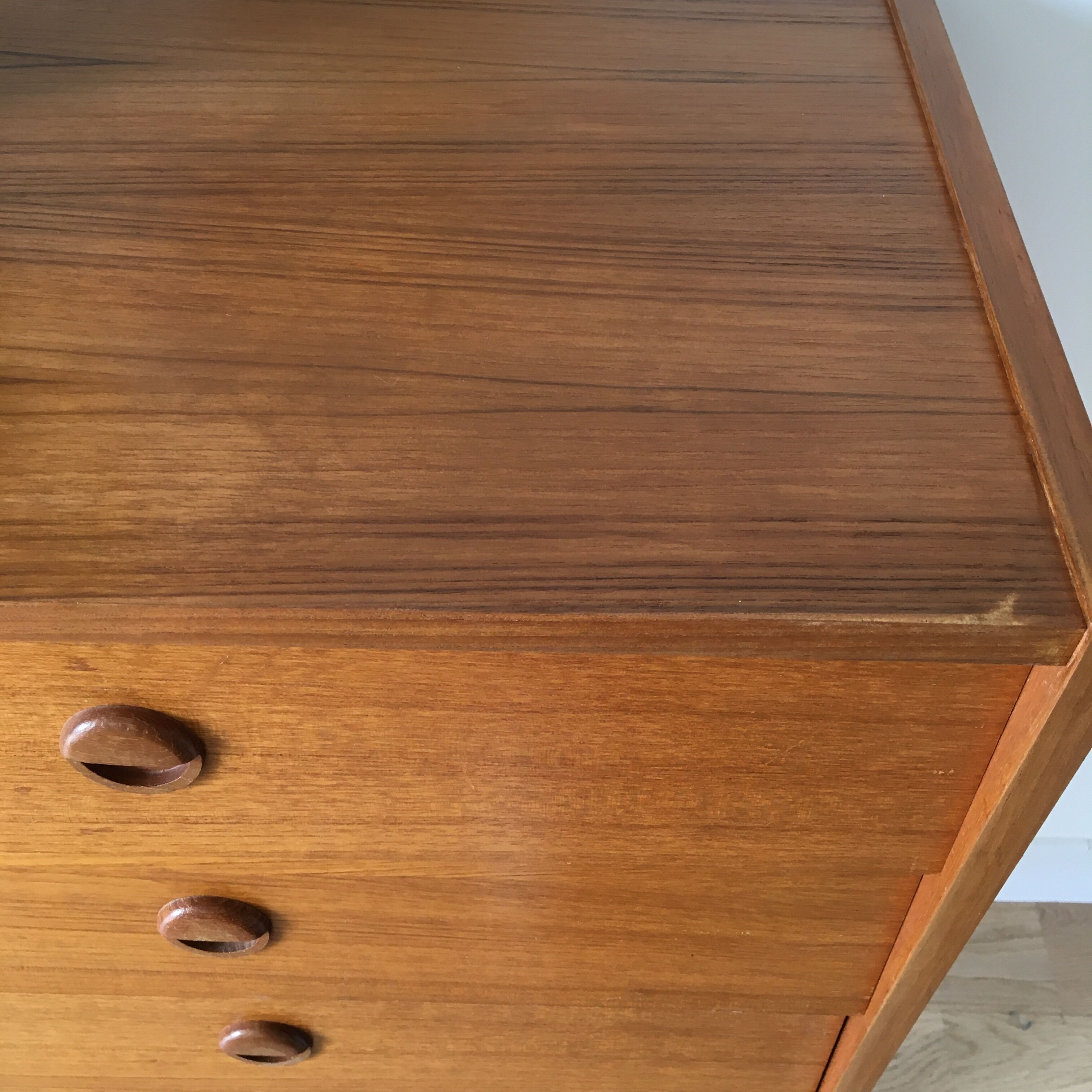 Vintage dresser