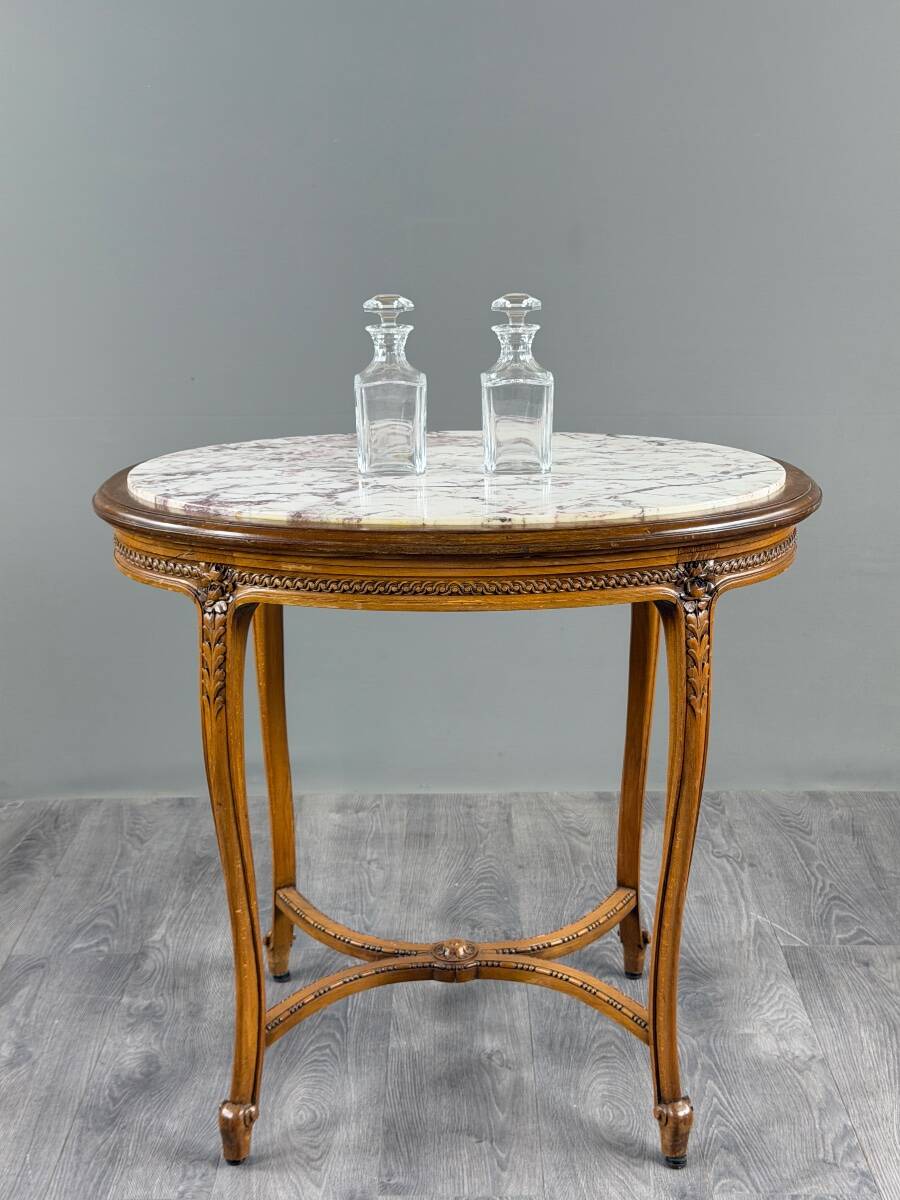 Paire de carafes en cristal de Baccarat, XXe Siècle
