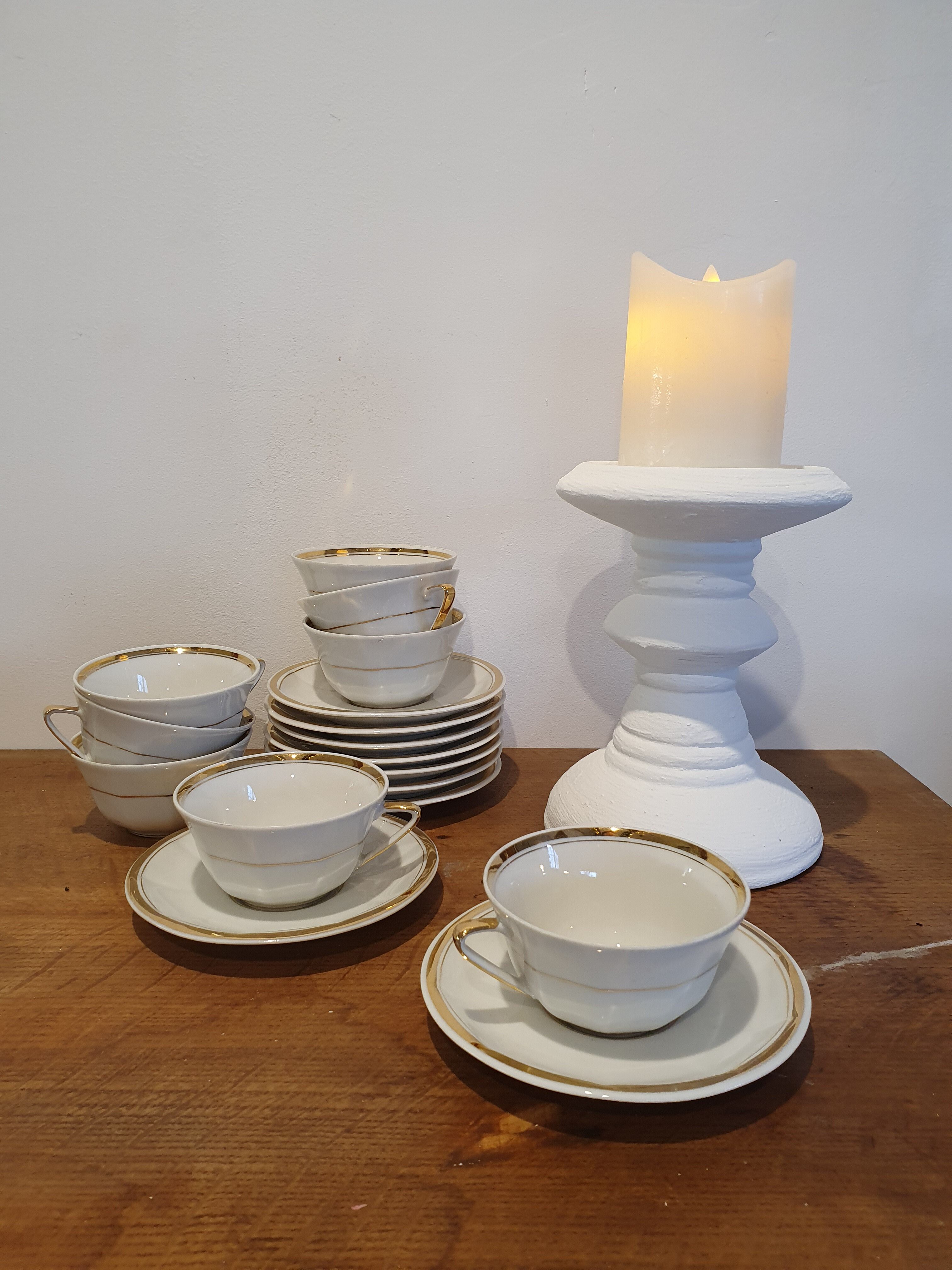 Service of 8 limoges porcelain cups