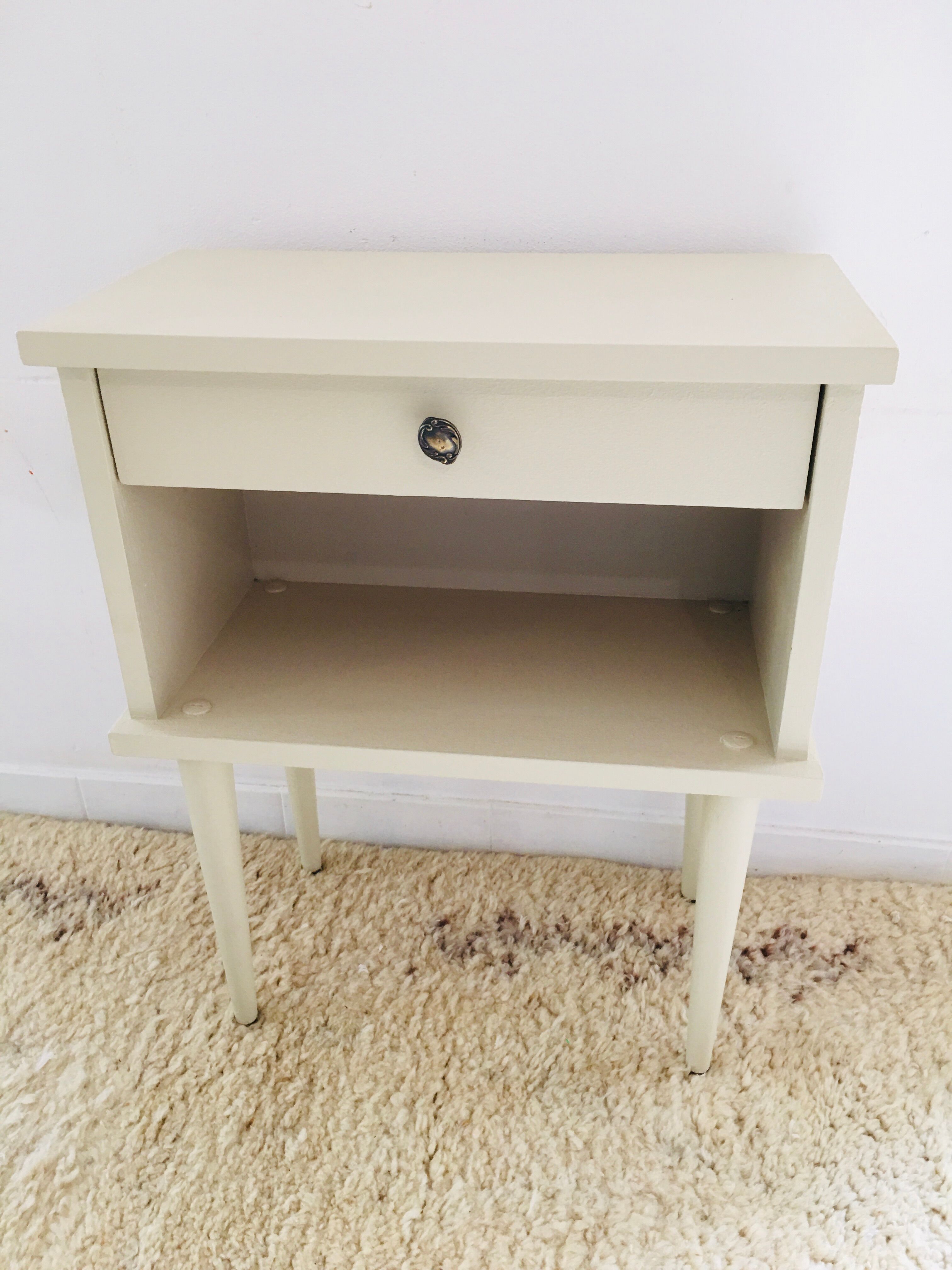 Chevet en bois beige vintage
