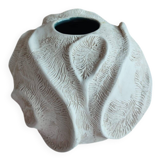 Round matte ceramic vase