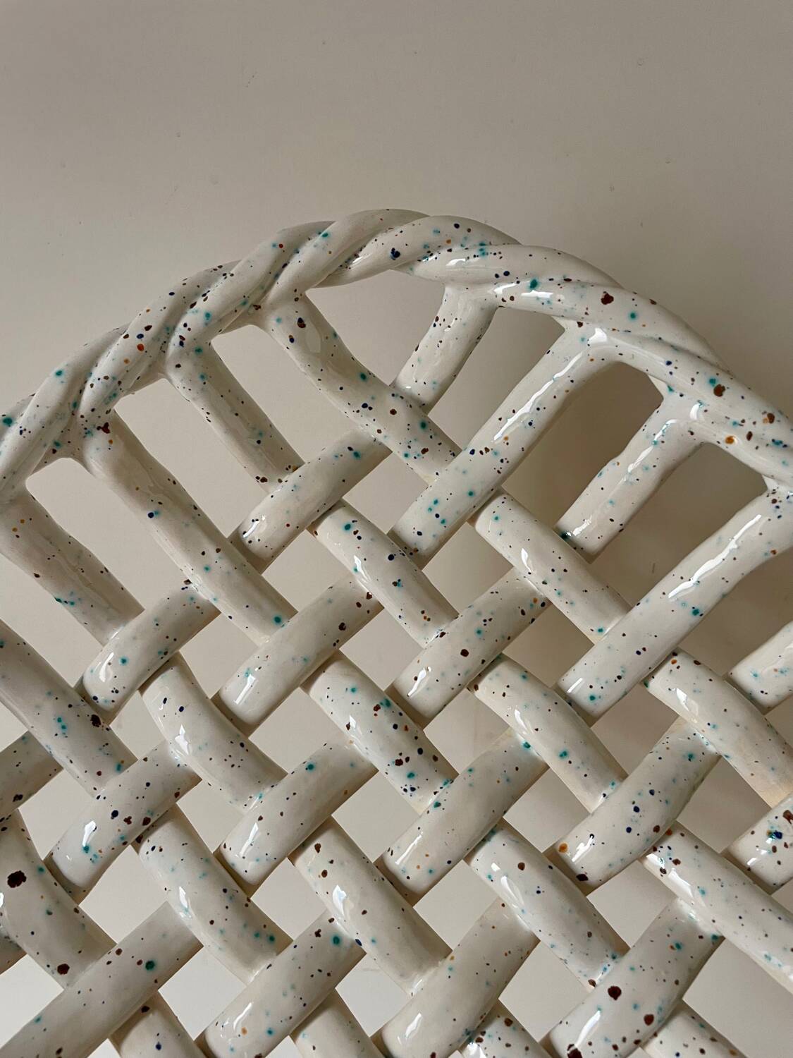 Corbeille carré en céramique tressée