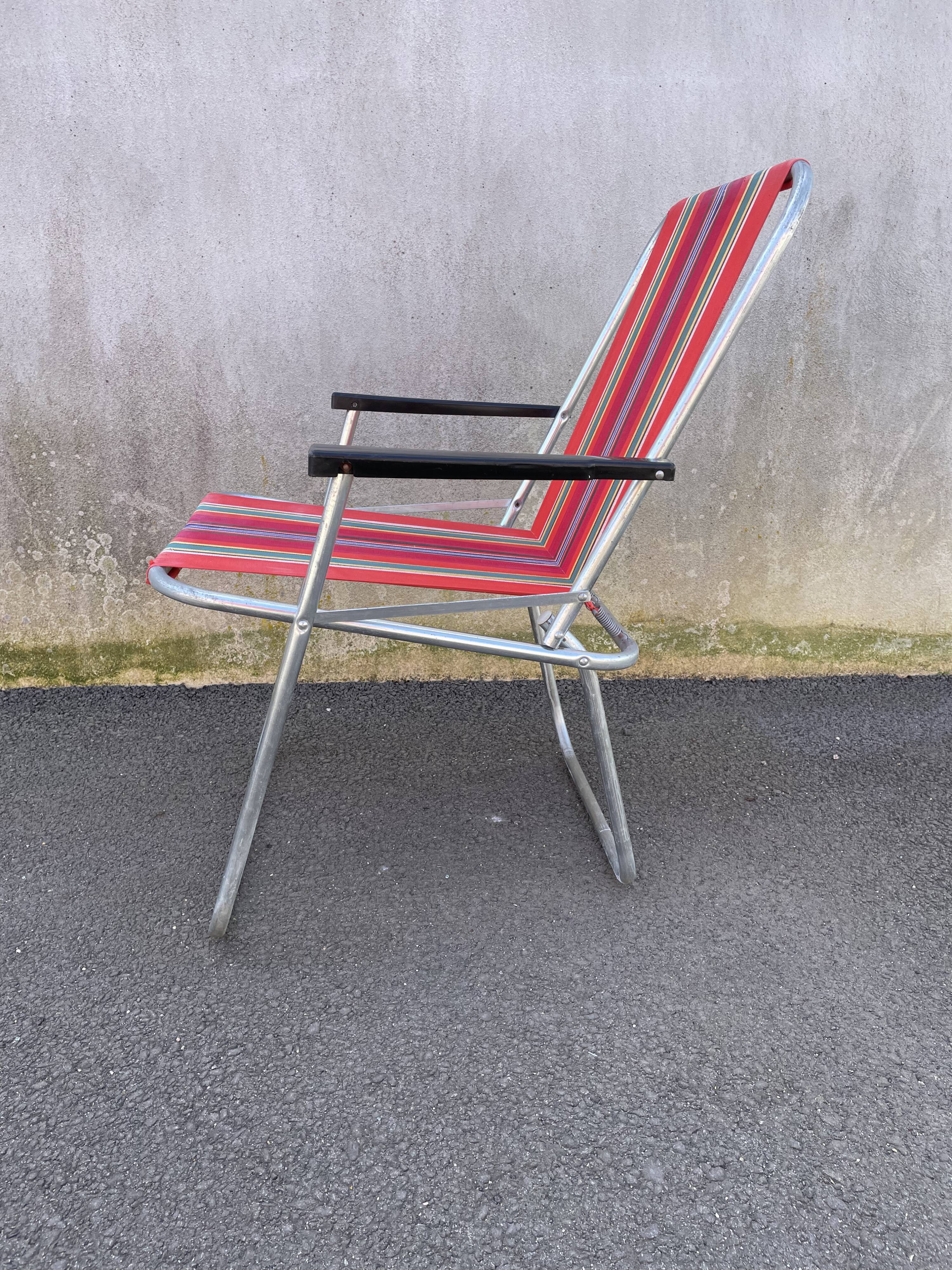 Foldable camping chair