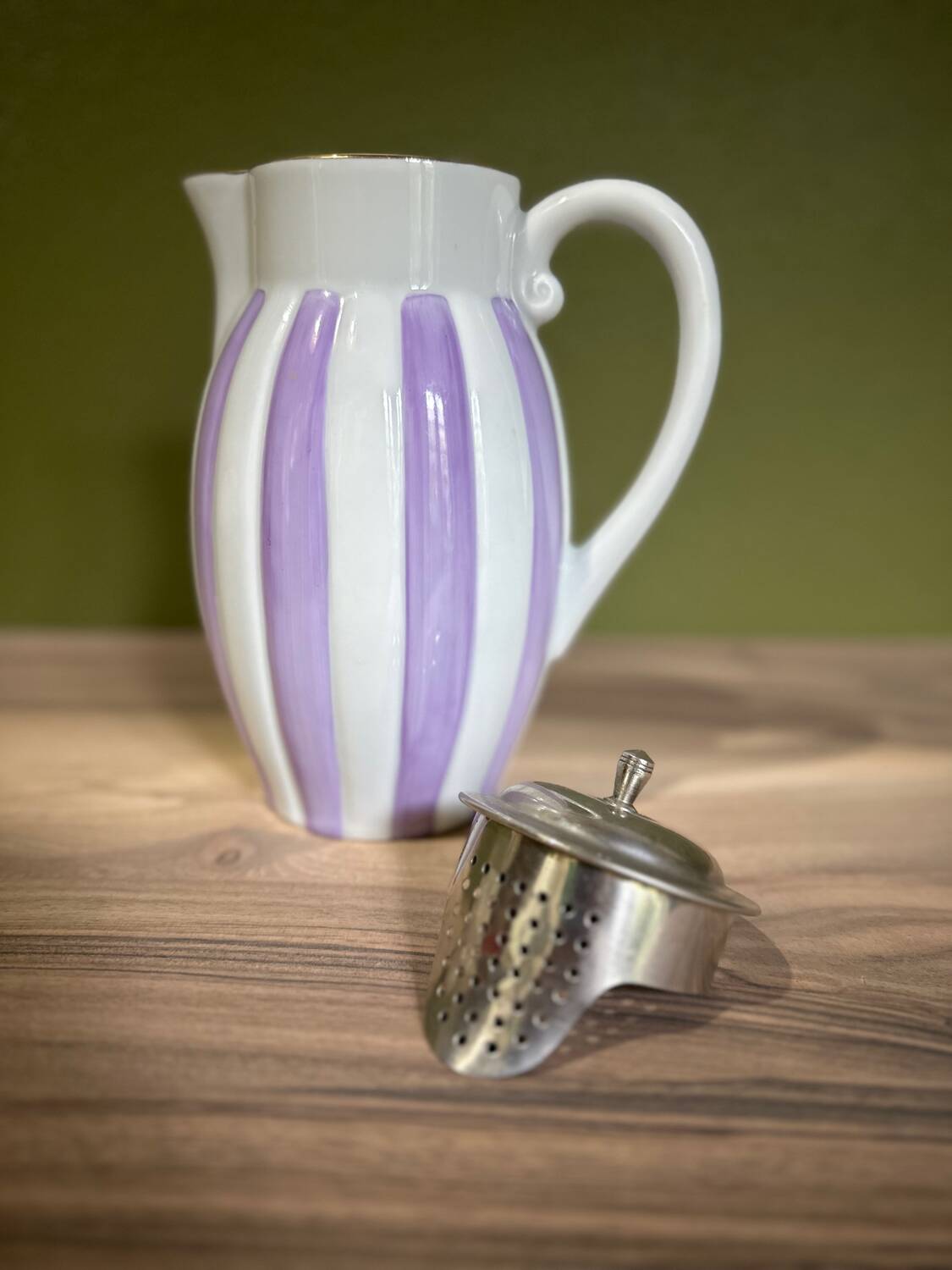 Purple striped teapot with lid strainer