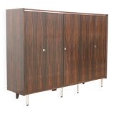 Grande armoire design vintage avec penderie et rangement des années 60