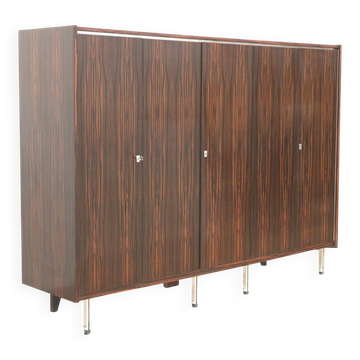 Grande armoire design vintage avec penderie et rangement des années 60