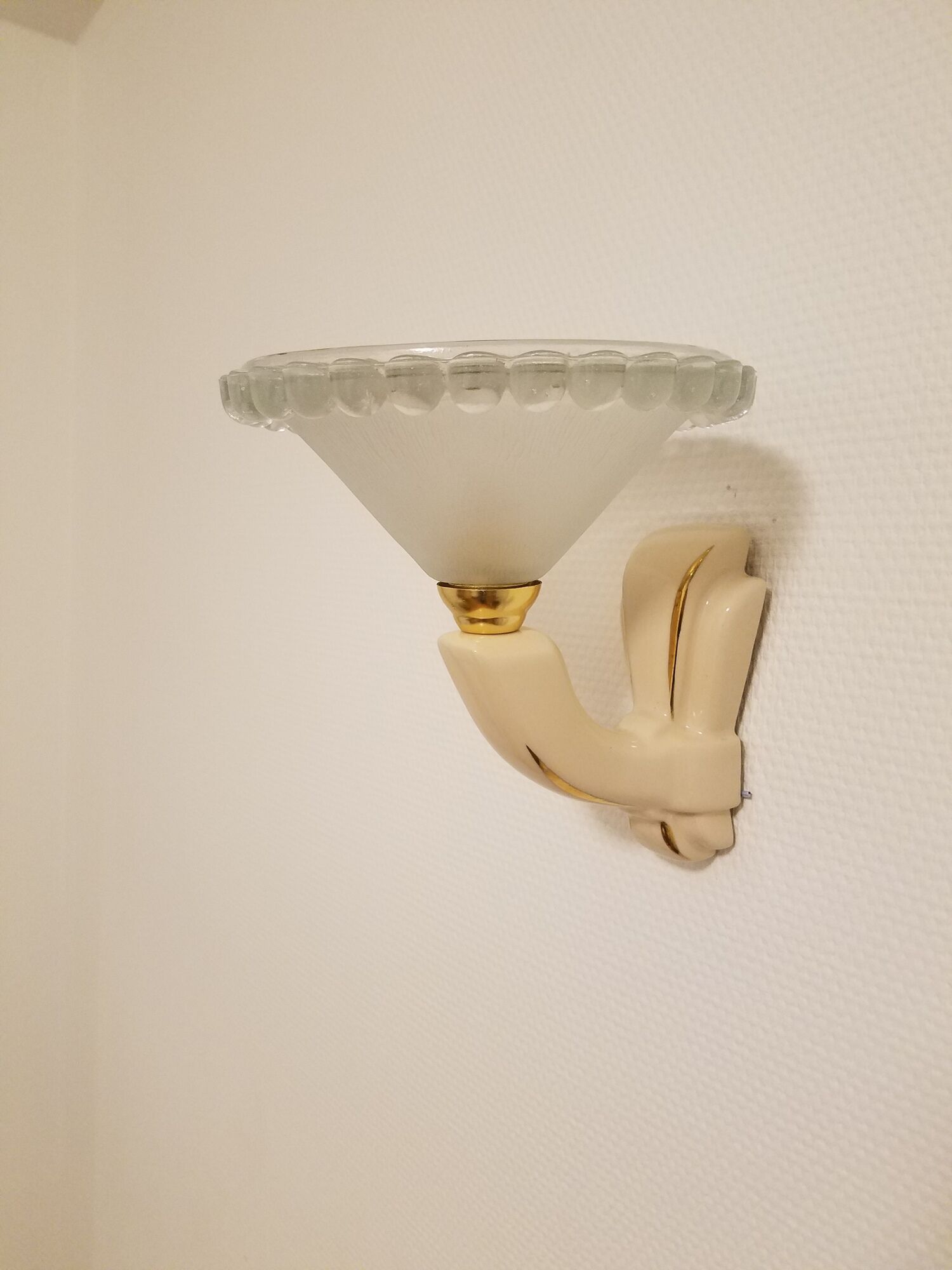 2 art deco wall lights in porcelain and frosted glass