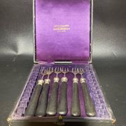 Set of 6 fish forks in their case, MAGENTIES and BROLIQUIER brand