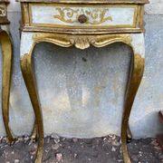 Paires de chevets florentins en bois doré