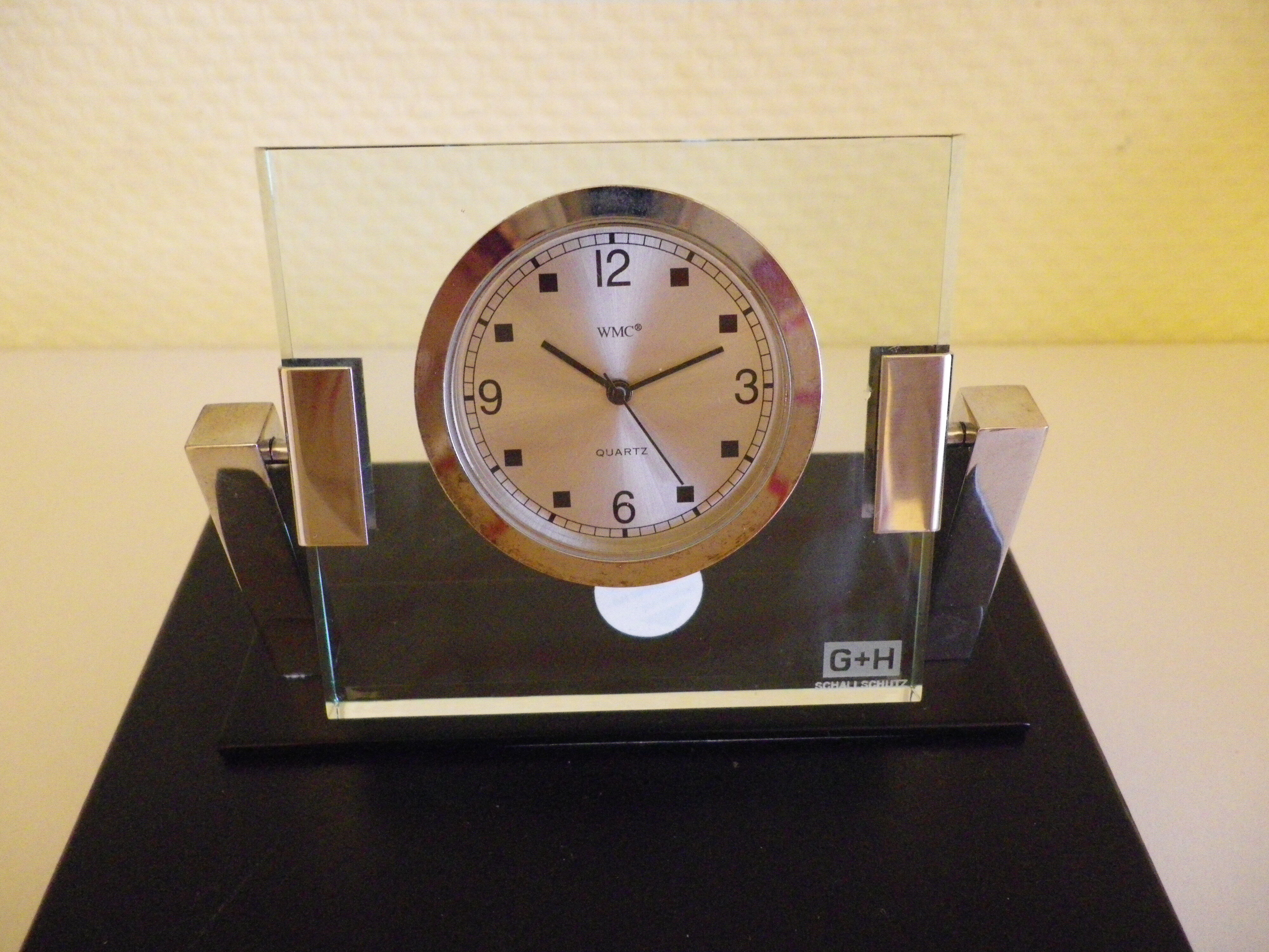 Quartz reclining clock, Swiss movement, WMC brand in its original cabinet
