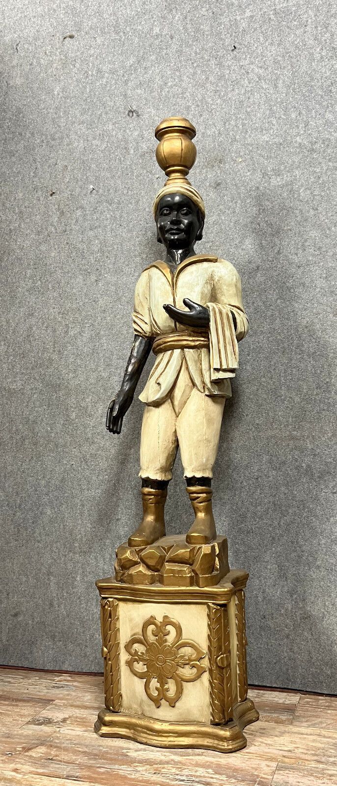 Porte-gousset En Bois Sculpté 