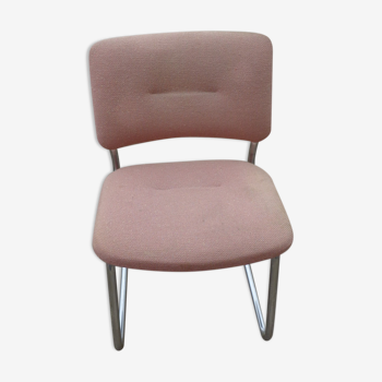 Strafor chair