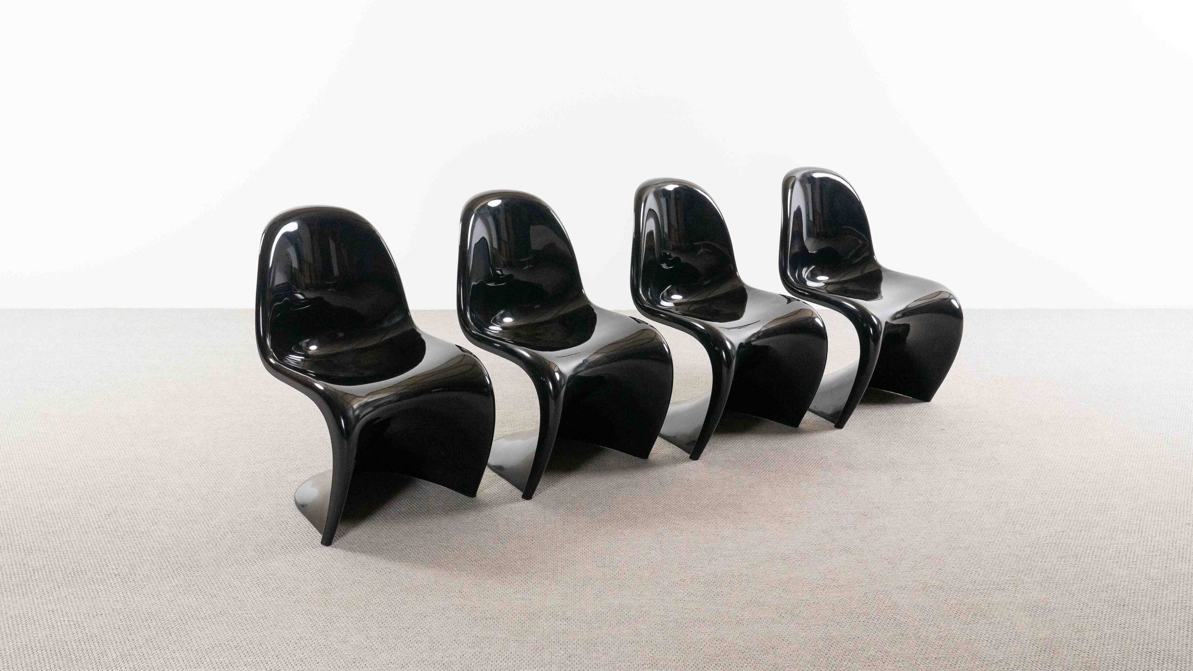 Set of 4 Panton Chairs in black, Verner Panton for Herman Miller 1971