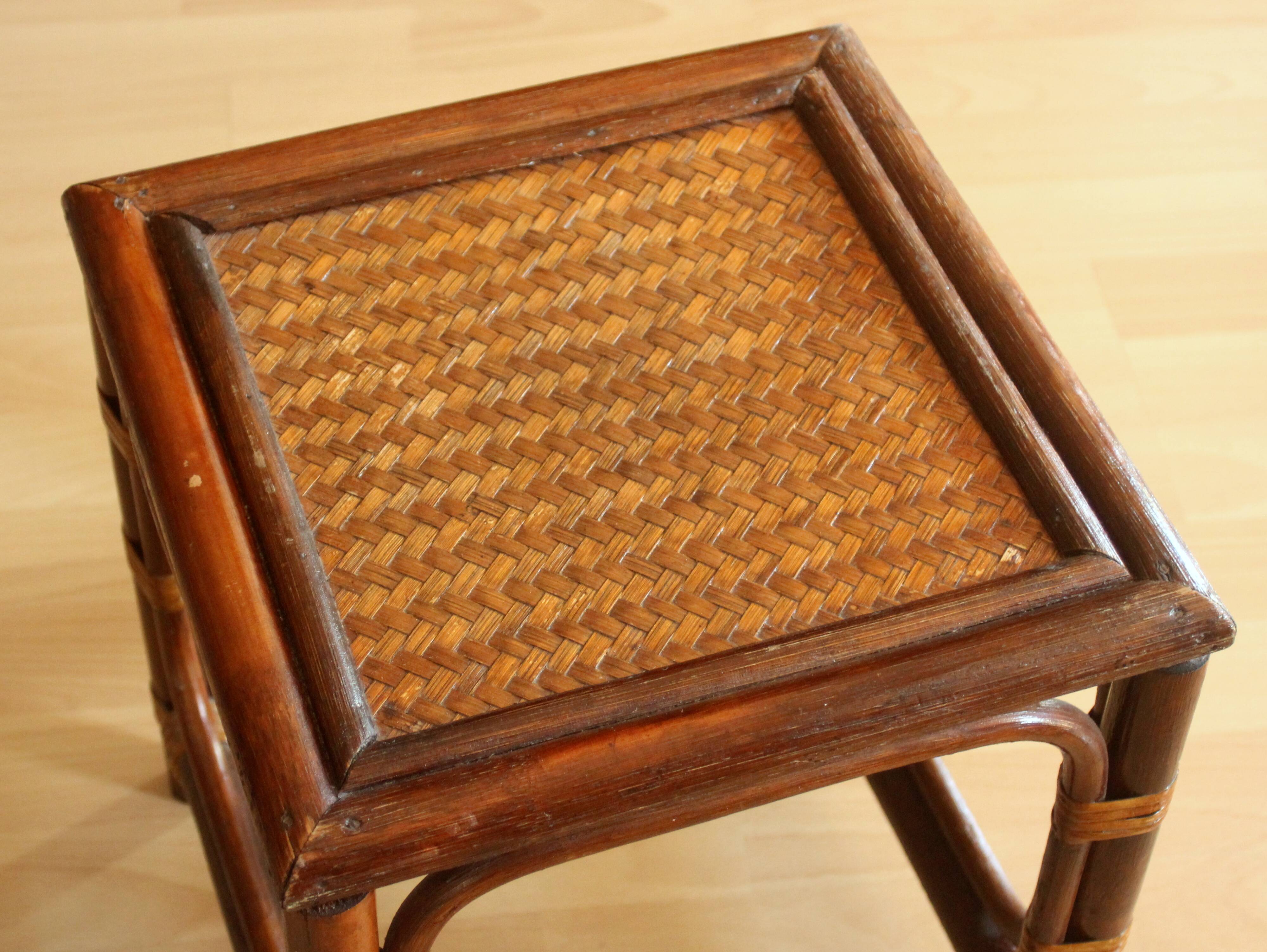 Small side table made of bamboo, rattan and wood - plant stand - Vintage