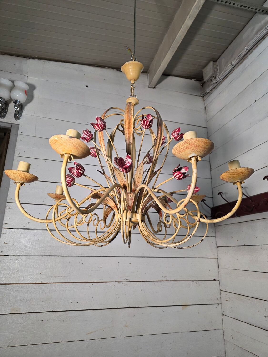Wrought iron chandelier in Florentine style from the 1970s.