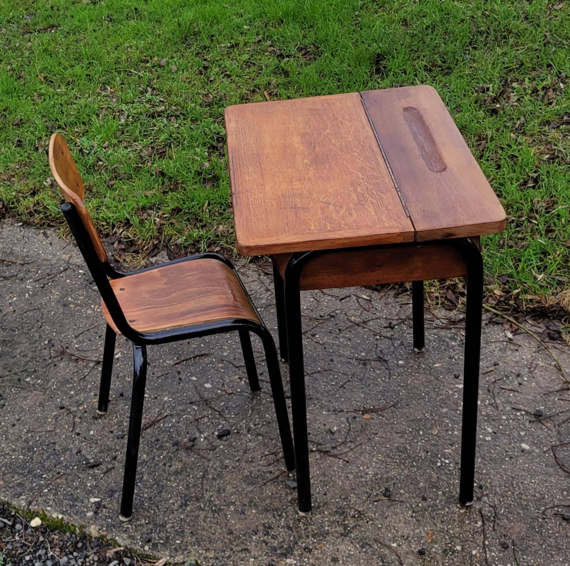 Bureau d'écolier coffre avec sa chaise