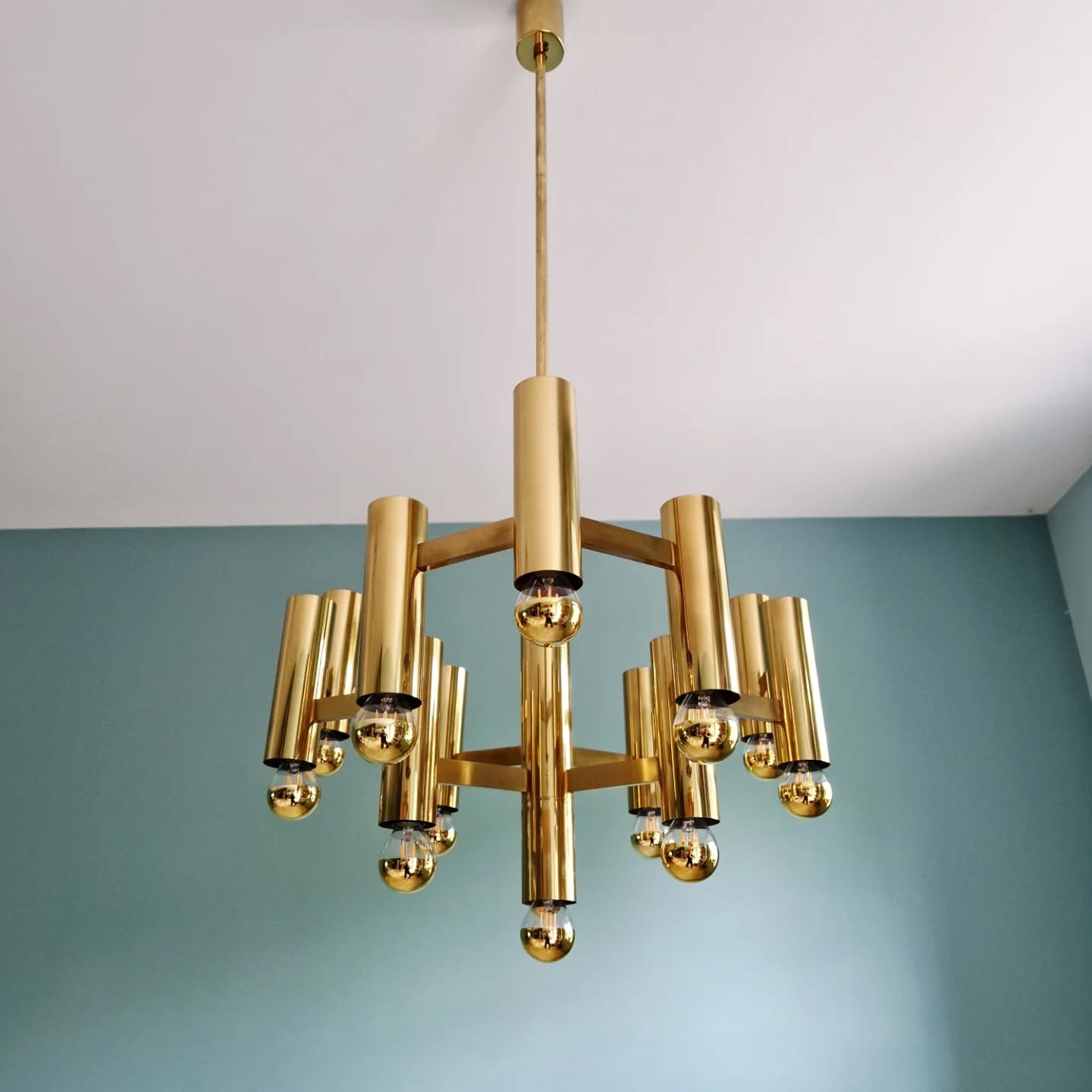 Large brass chandelier, design by Gaetano Sciolari, Boulanger, 1970.