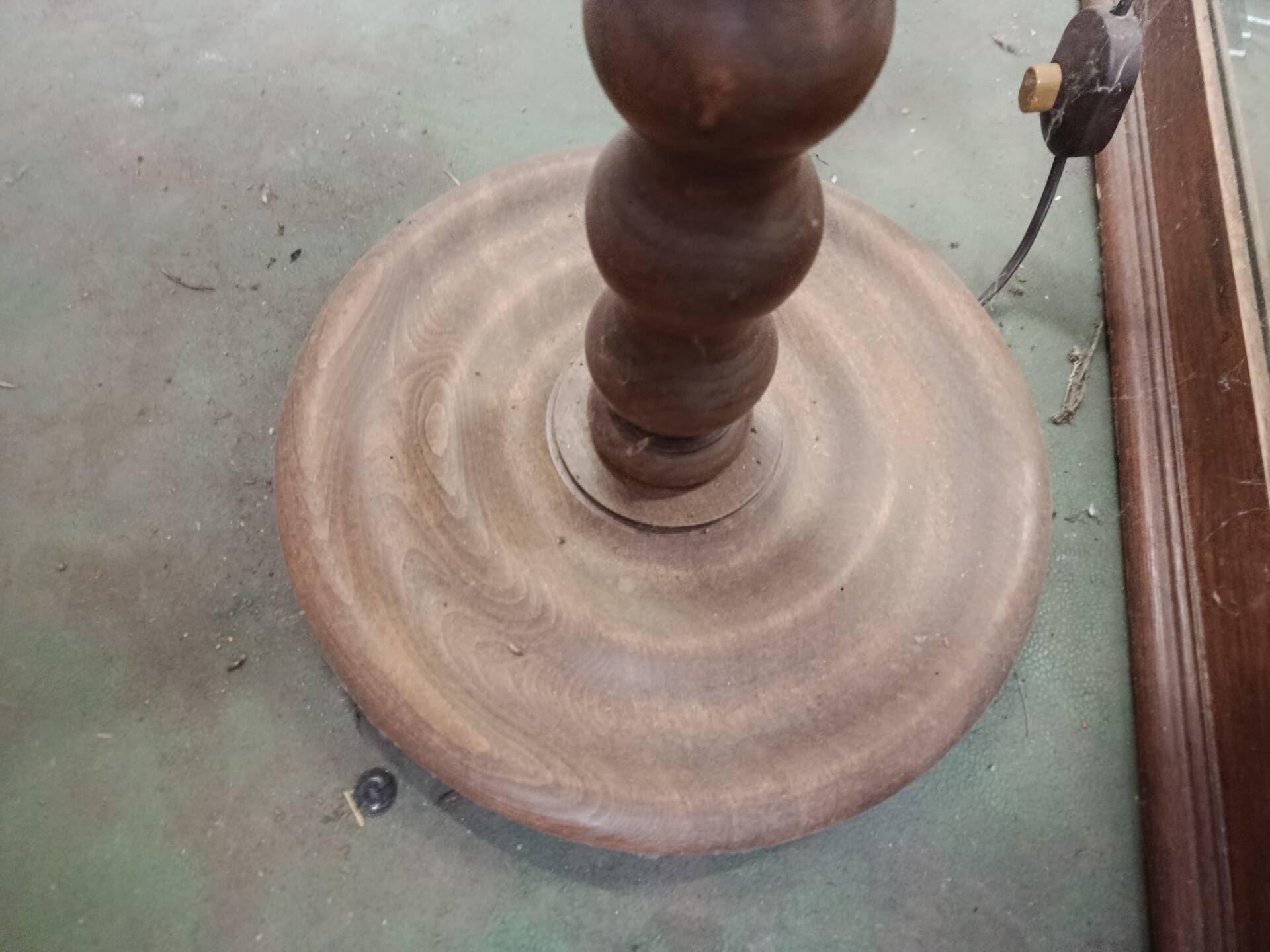 Floor lamp