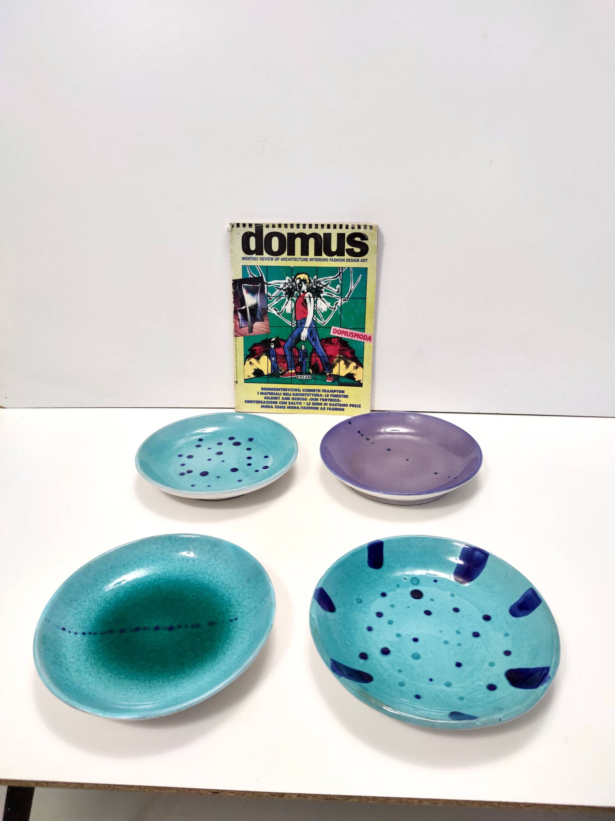 4 assiettes creuses, vide-poche en faïence turquoise par Albisola