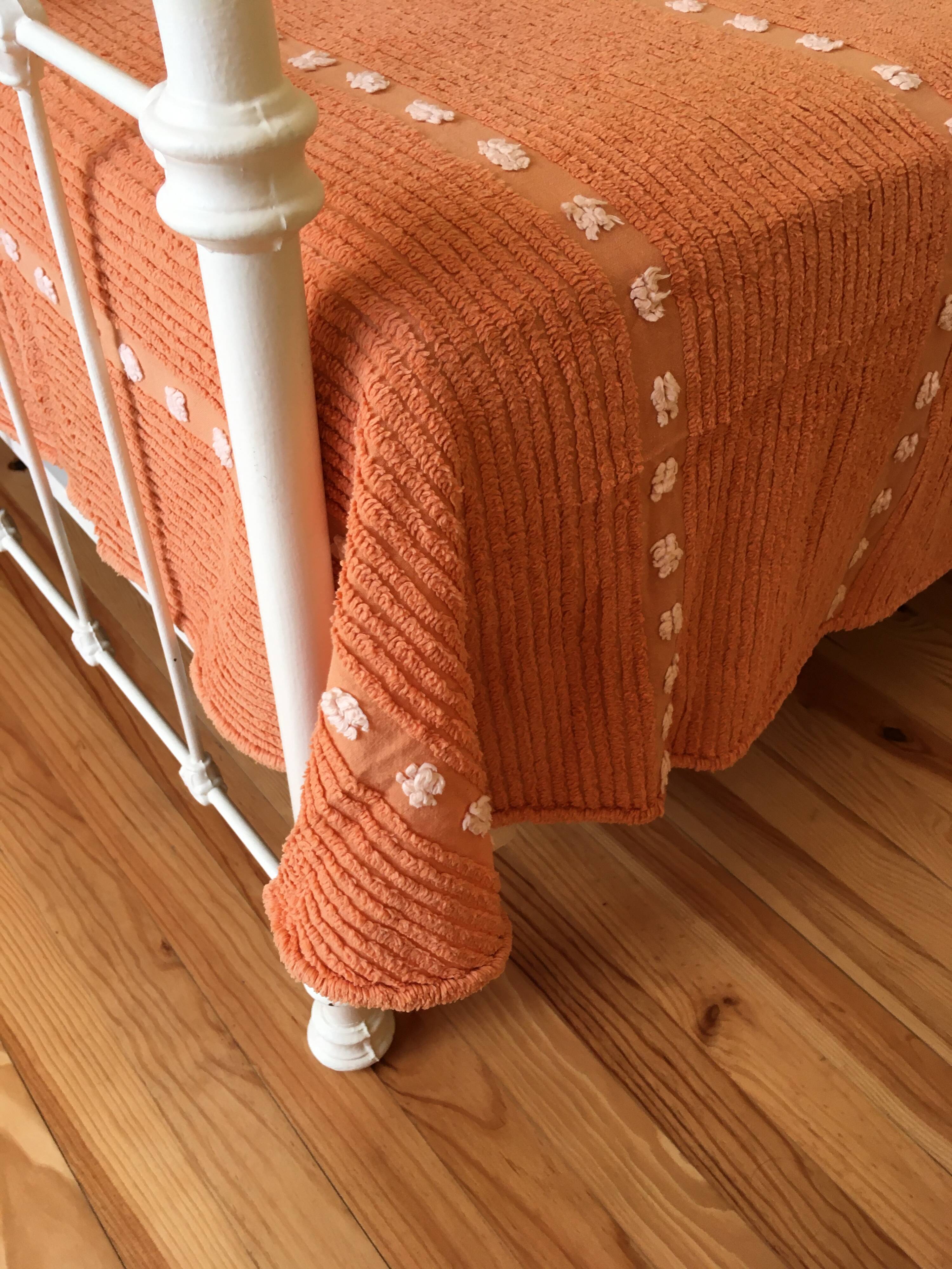 Candelwick plaid bedspread