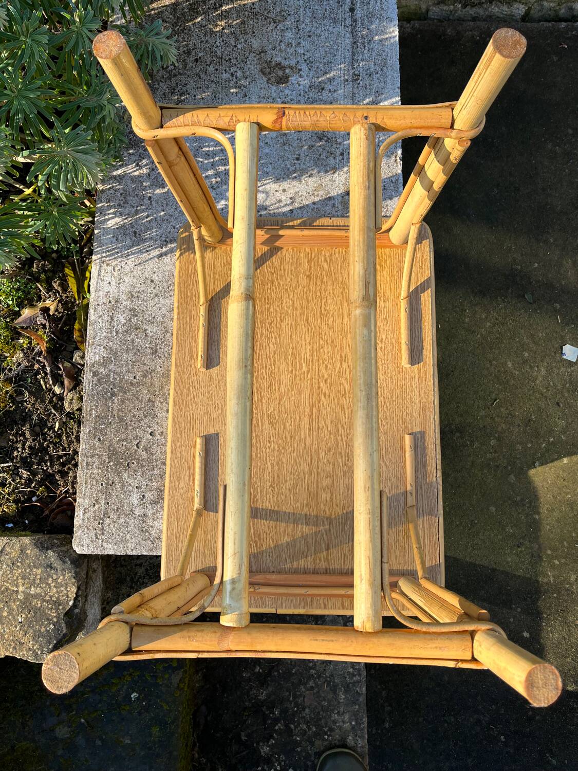 Petite table en rotin