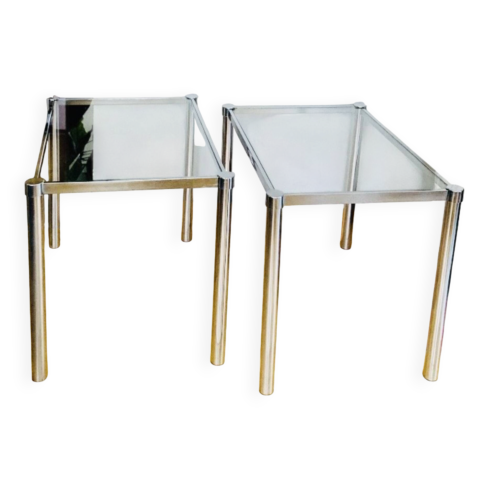 Tablettes d’appoints années 1970 en métal chromé plateaux verres