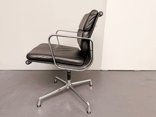 Fauteuils Soft Pad Alu EA 208 par Charles et Ray Eames pour Vitra, Allemagne, années 1970.