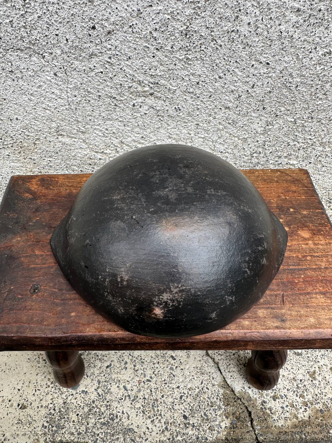 Ancient bowl, ethnic pottery in Colombian La Chamba ceramic.