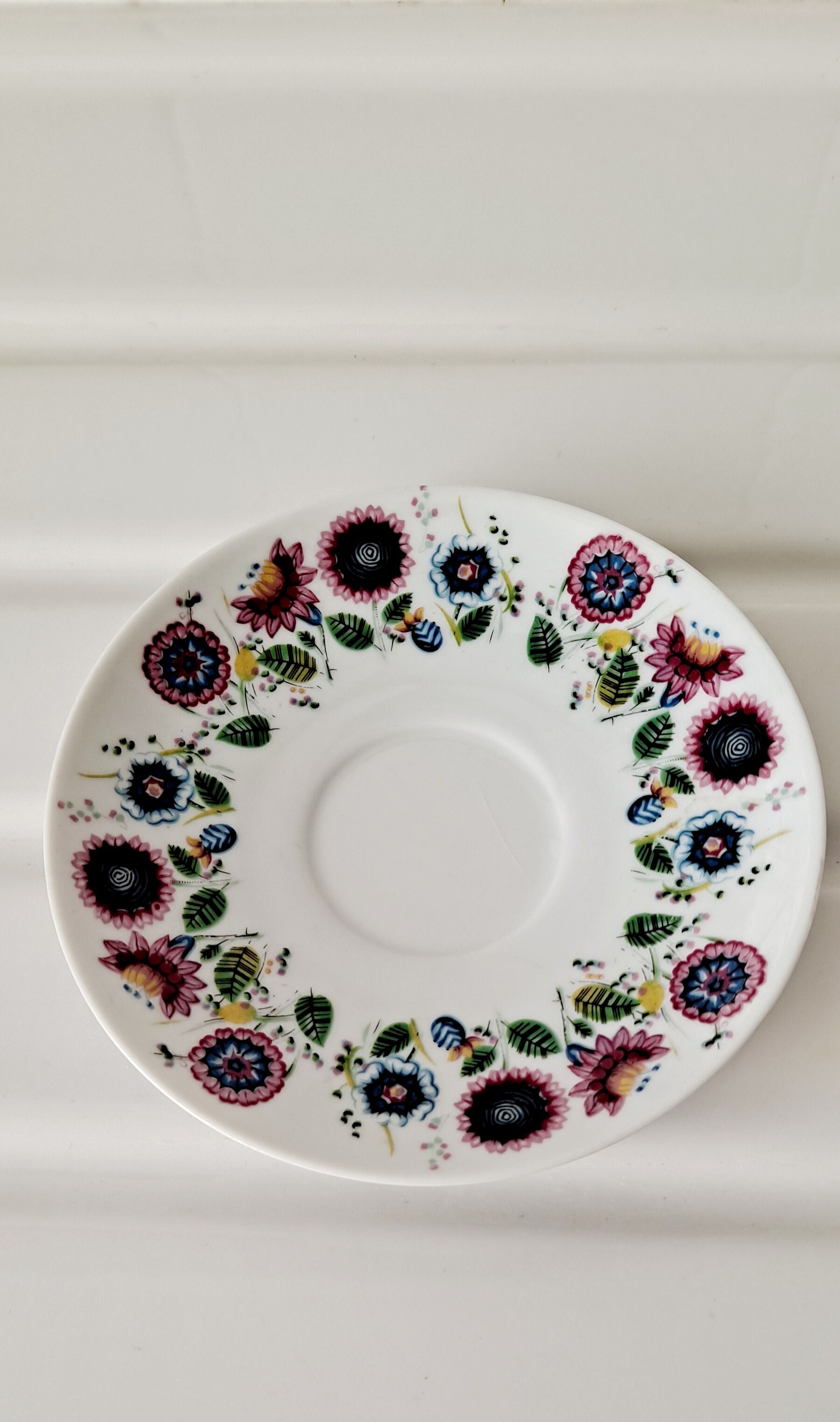 Coupelle porcelaine blanche et fleurs