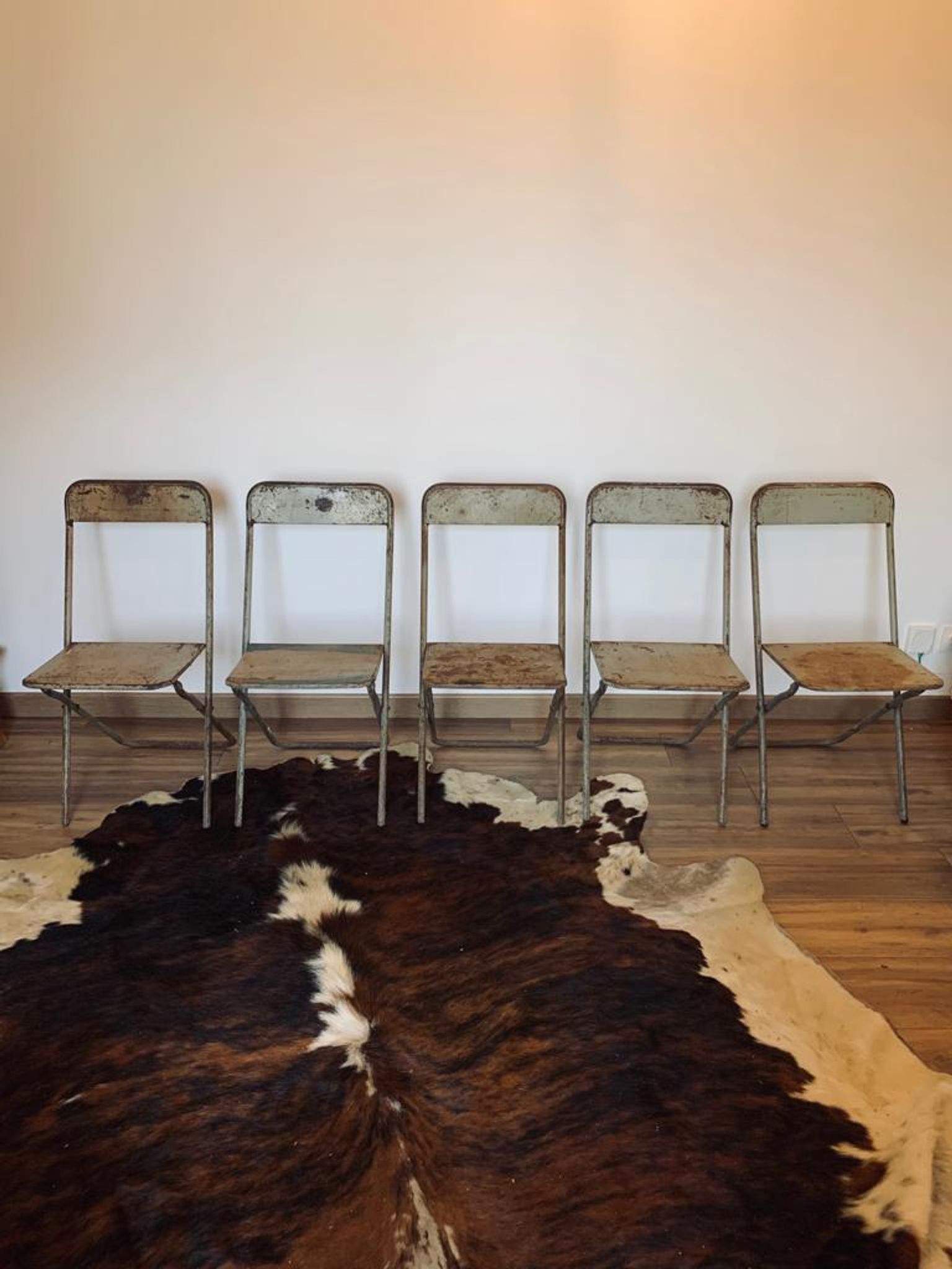 Set of 5 folding metal chairs