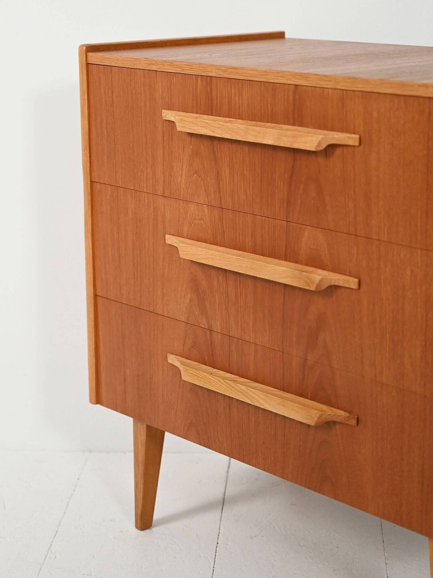 Scandinavian chest of drawers ’50s–’60s in teak and oak