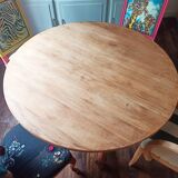 Round oak table/dining table/solid wood table/large table