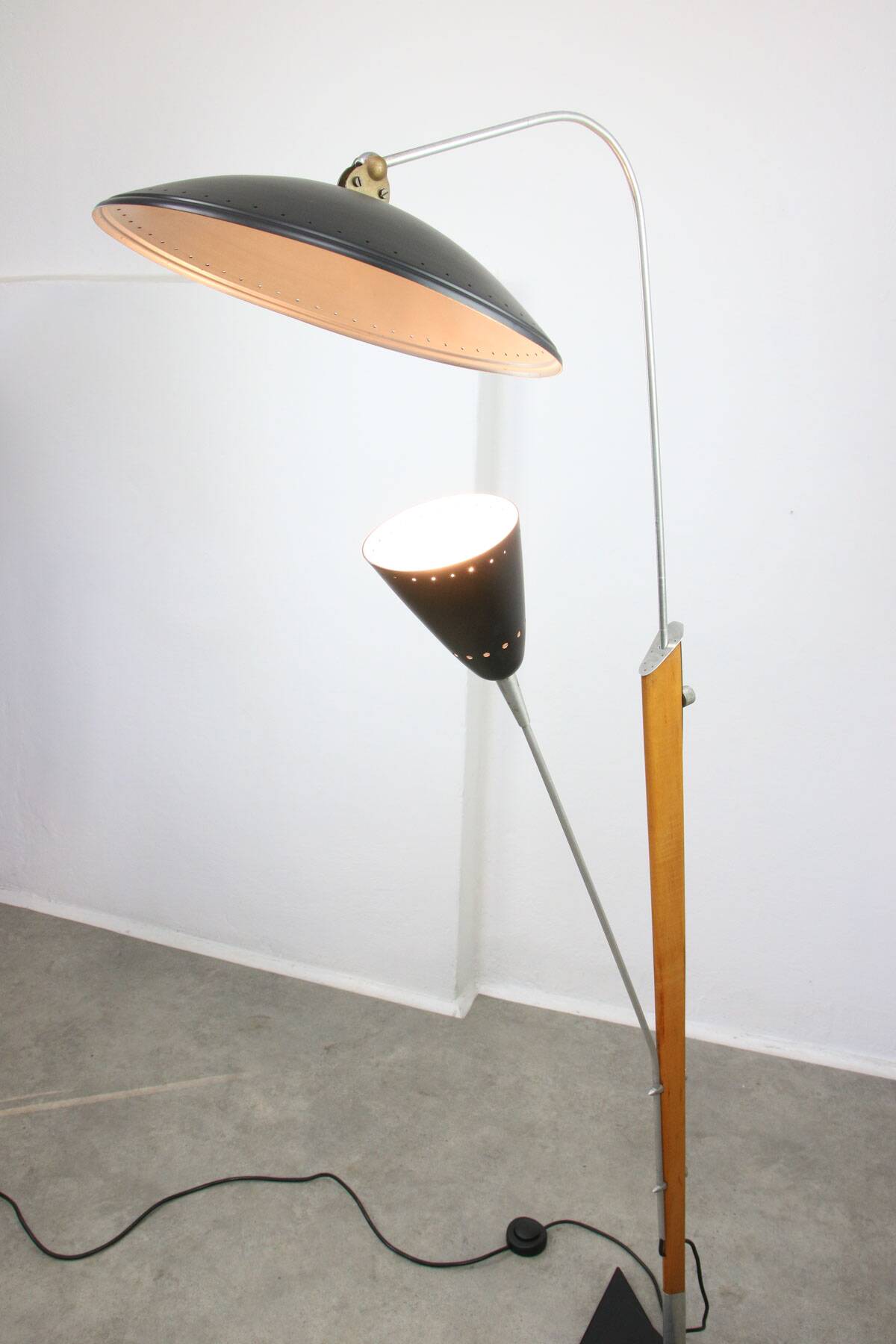 Mid-century italian aluminum & wood floor lamp with reflector