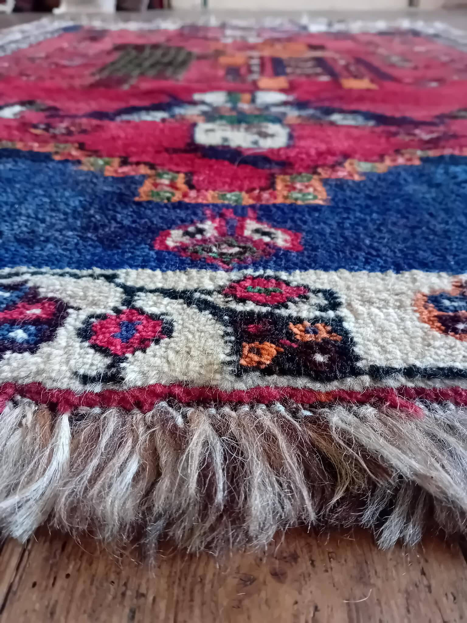 Handmade Qashqai Persian rug 150x111cm