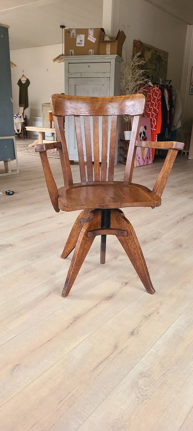 American armchair in oak